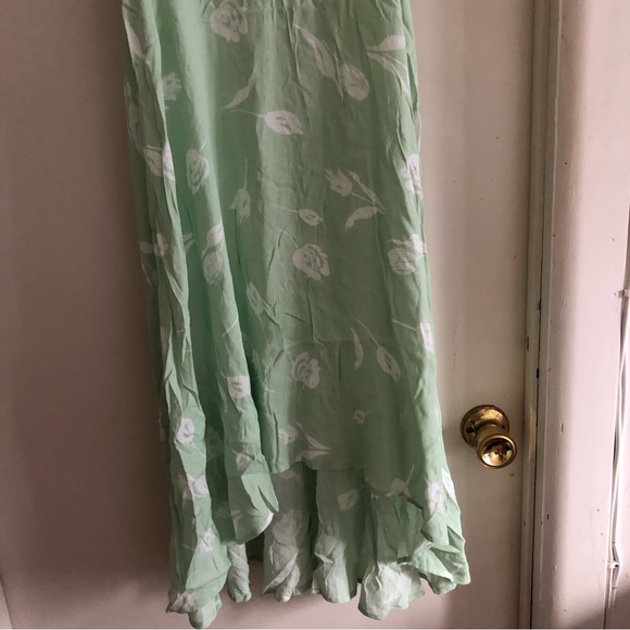❤️NWT Forever 21 Green Plunging Floral Tulip High Low Summer Dress Size M - Picture 4 of 7
